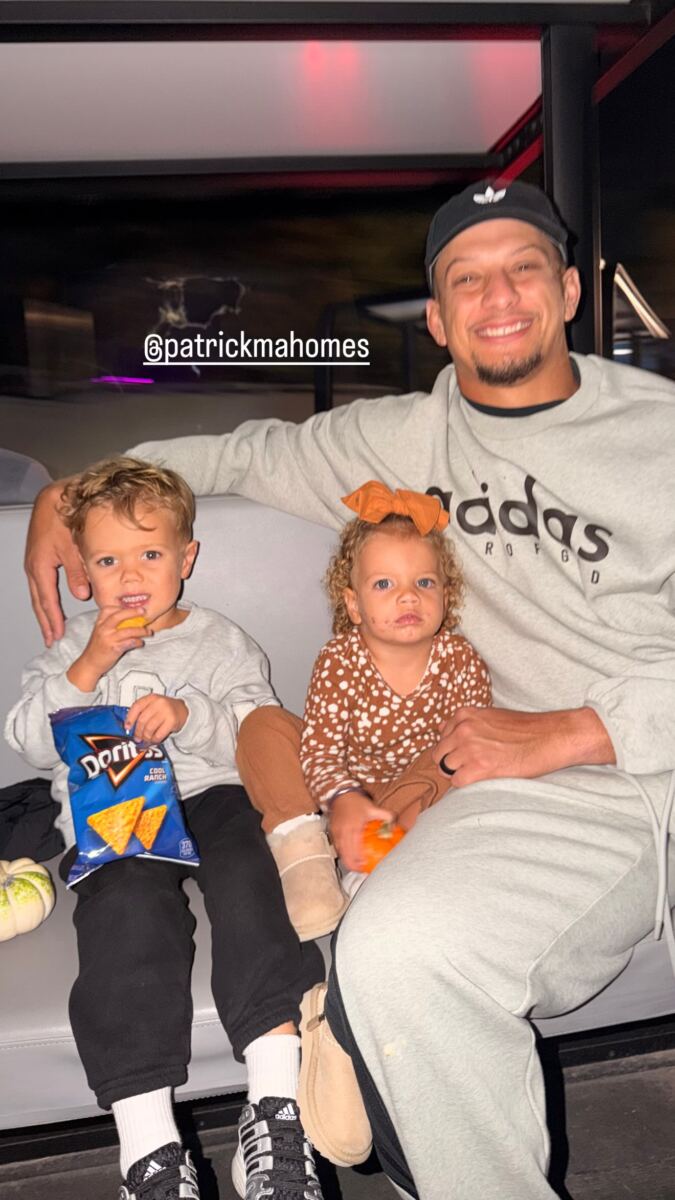 Patrick and Brittany Mahomes’ 3 kids steal the show in adorable pumpkin patch photos