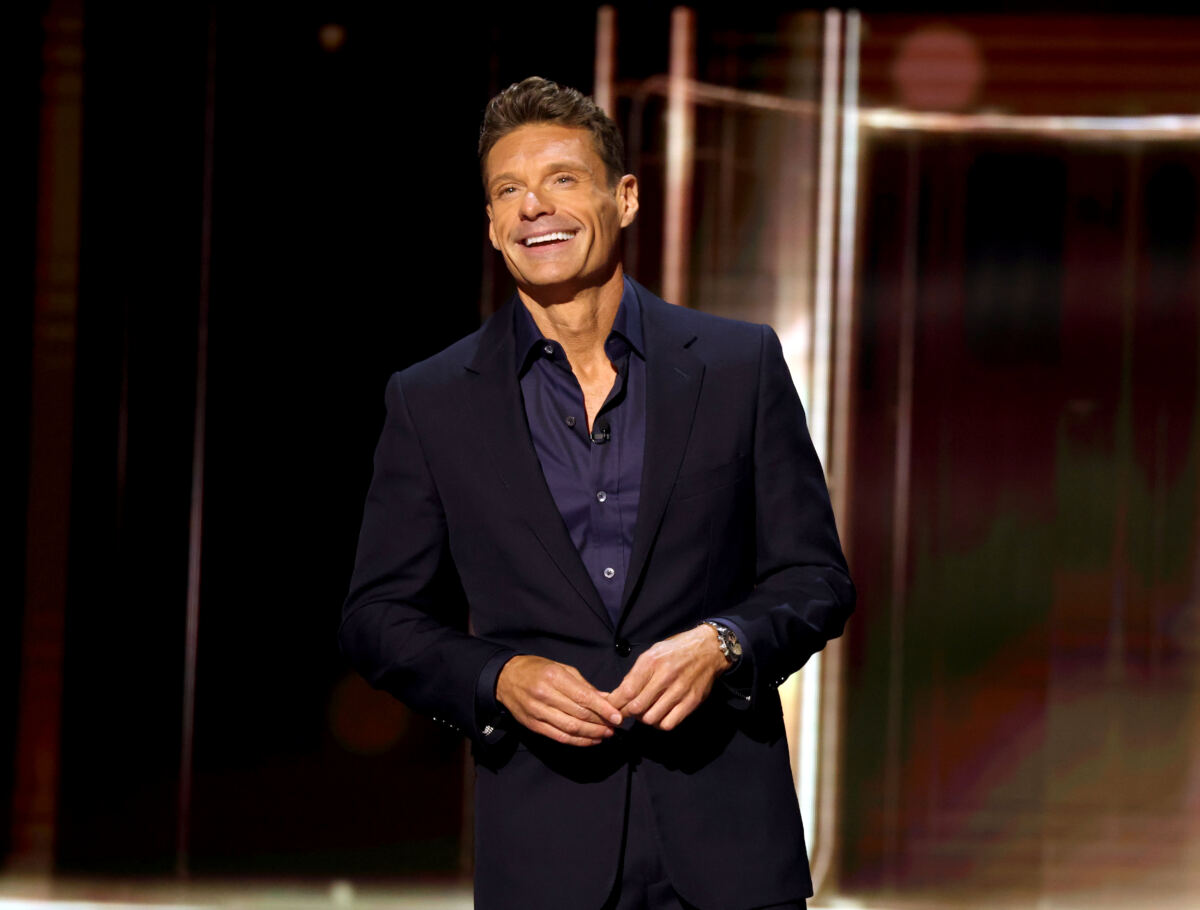 Ryan Seacrest, 51, shows off ripped six-pack abs in shirtless thirst trap