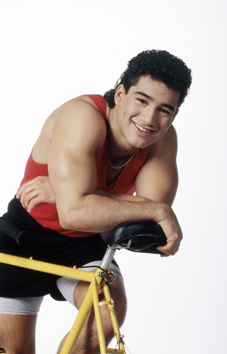 Mario Lopez weighs in on ‘Saved by the Bell’ co-star Tiffani Thiessen’s surprising residuals reveal
