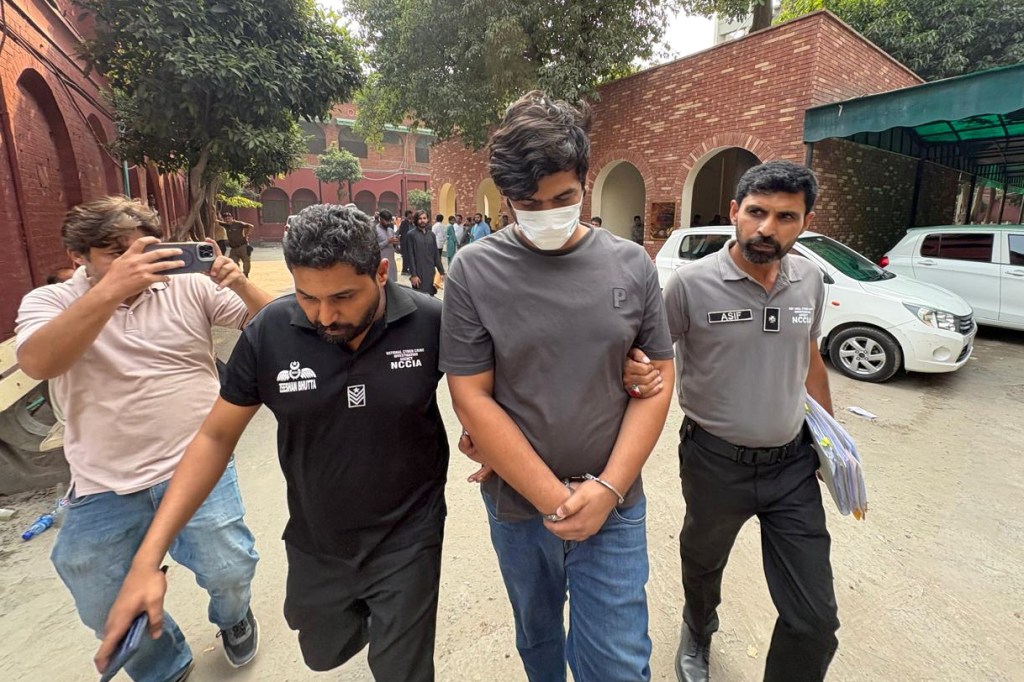 Pakistani man arrested for allegedly running USPS scheme that cost $126M in losses