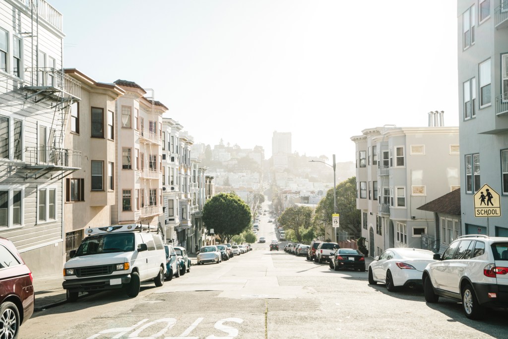 Neighbors in posh California city erupt after exposing brazen parking tactic outside homes: ‘Sneaky’