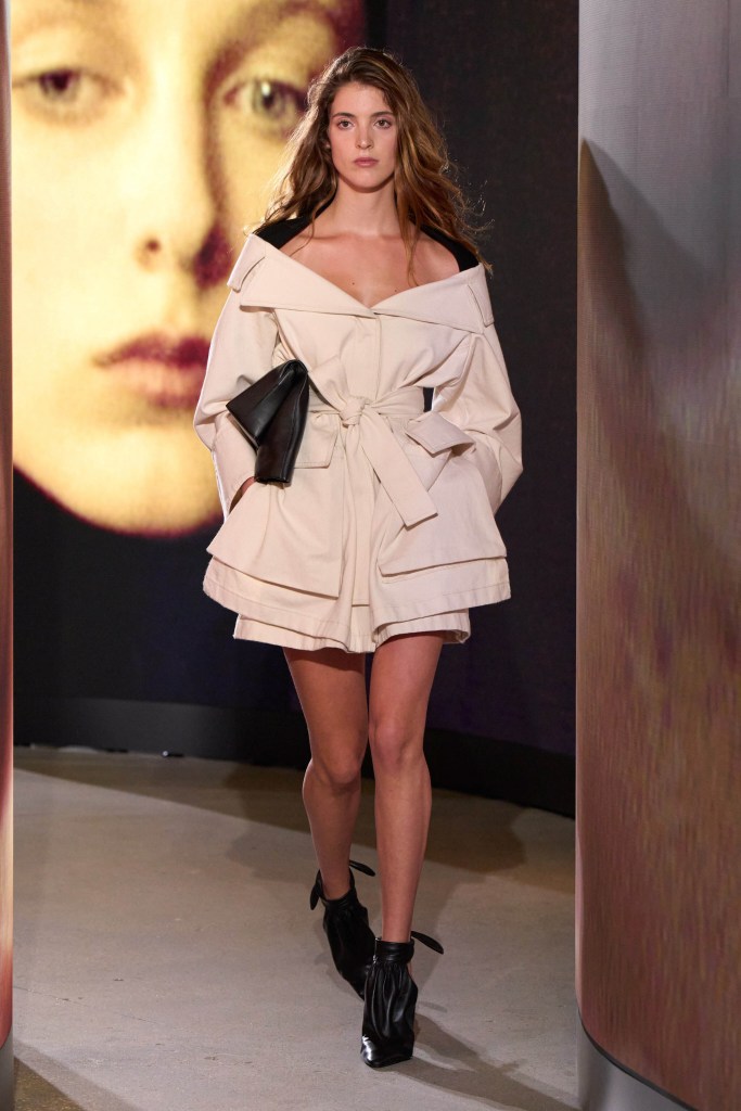 Lily Brant is the spitting image of mom Stephanie Seymour in her Alaïa runway debut