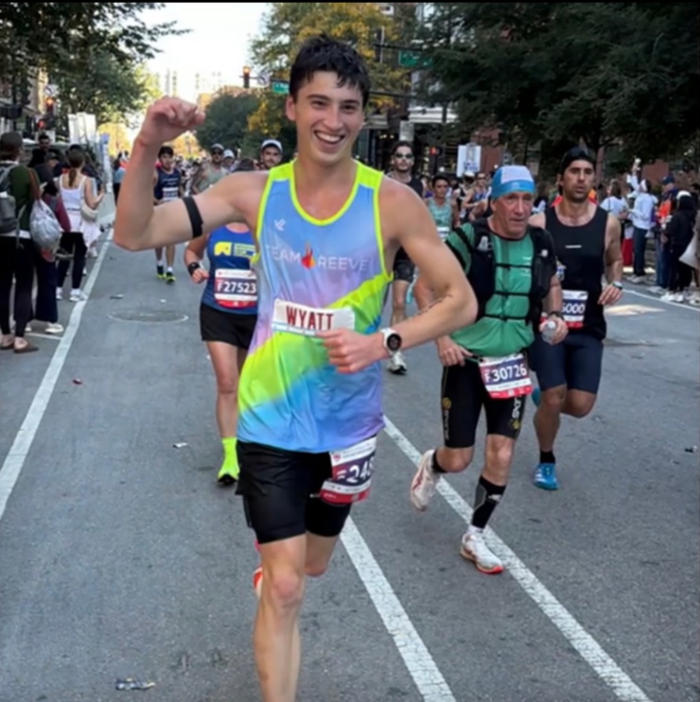 Kentucky teen finishes Chicago Marathon less than a year after spinal injury left him paralyzed