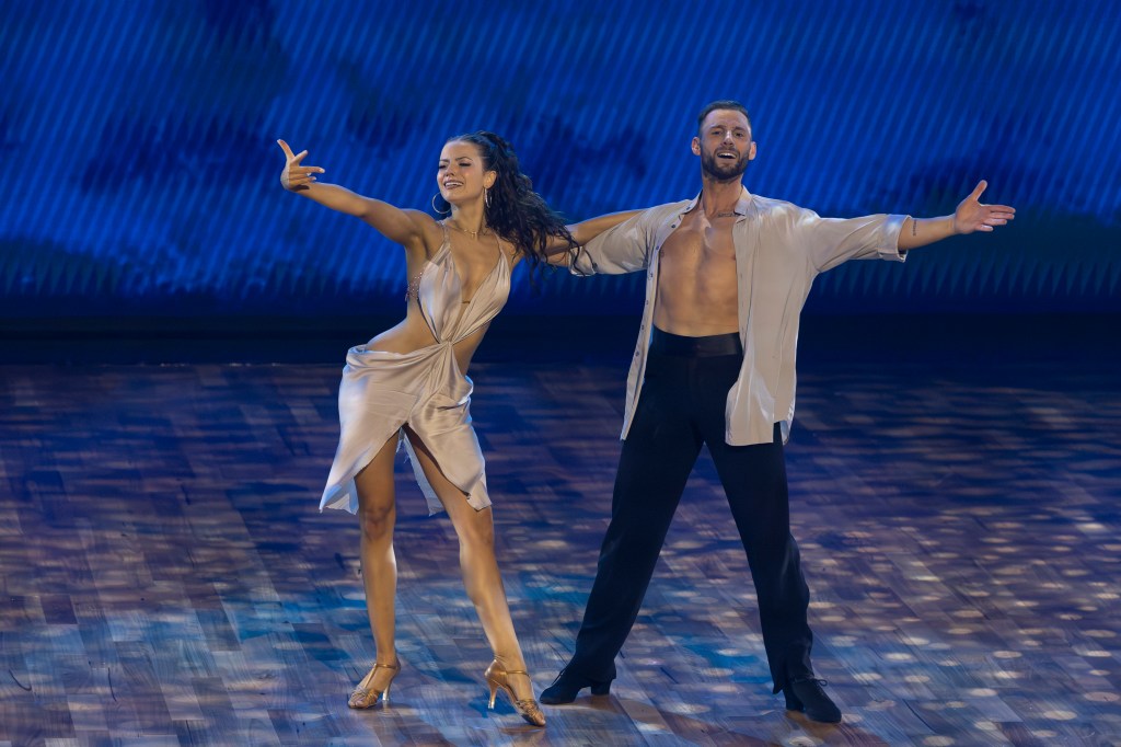 ‘Dancing With the Stars’ pro confirms romance with co-star in PDA-packed debut