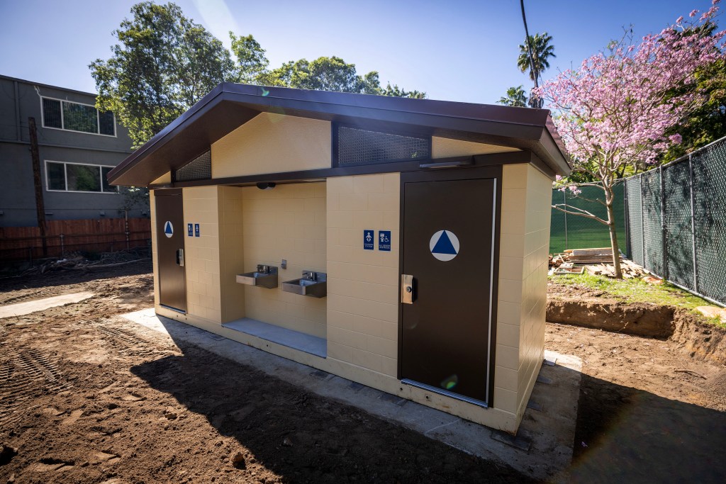 Nithya Raman pushes more public toilets despite crappy $1M Runyon Canyon bathroom fiasco