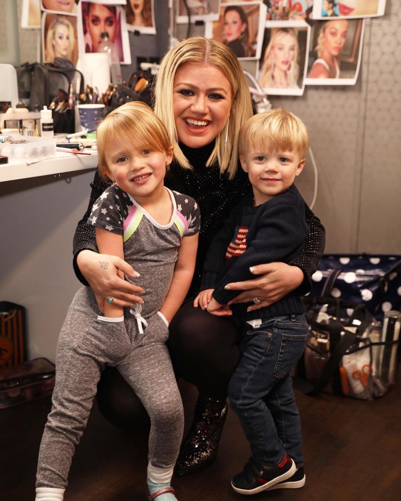 Kelly Clarkson breaks down her decision not to date after ex Brandon Blackstock’s death