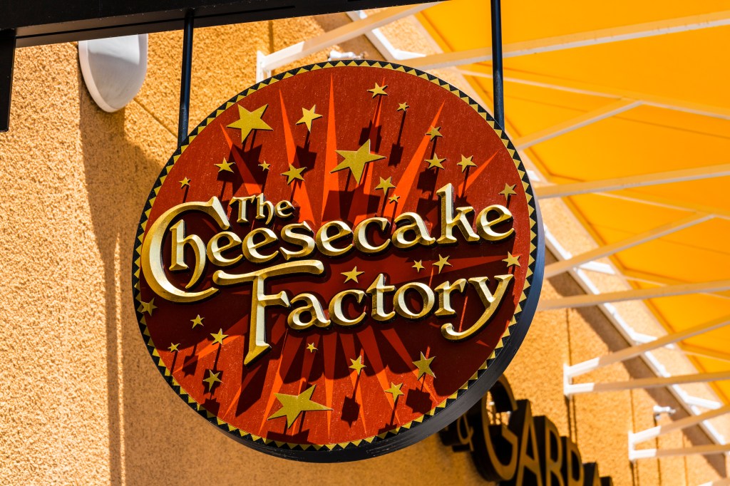 JD Vance fires back at Obama over Cheesecake Factory dig: ‘Super elitist’ 