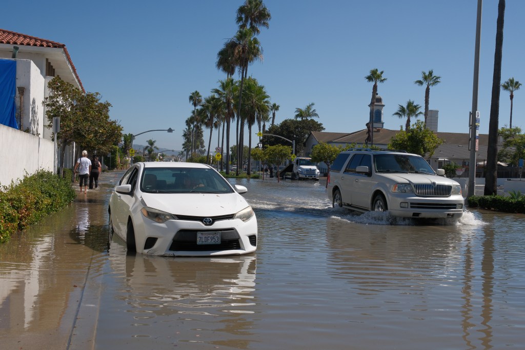 SoCal authorities issue urgent order as flooding overwhelms picturesque beach town