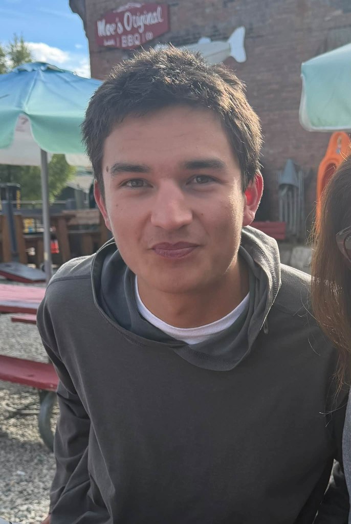 Two college students missing after going on Ice Mountain hike as search team makes devastating discoveries