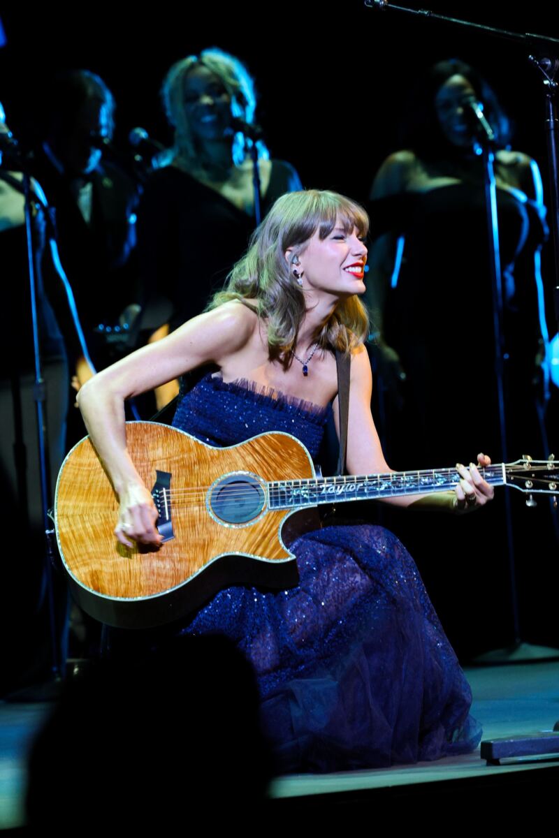 Taylor Swift shines in Ralph Lauren for Academy Museum 2026 performance