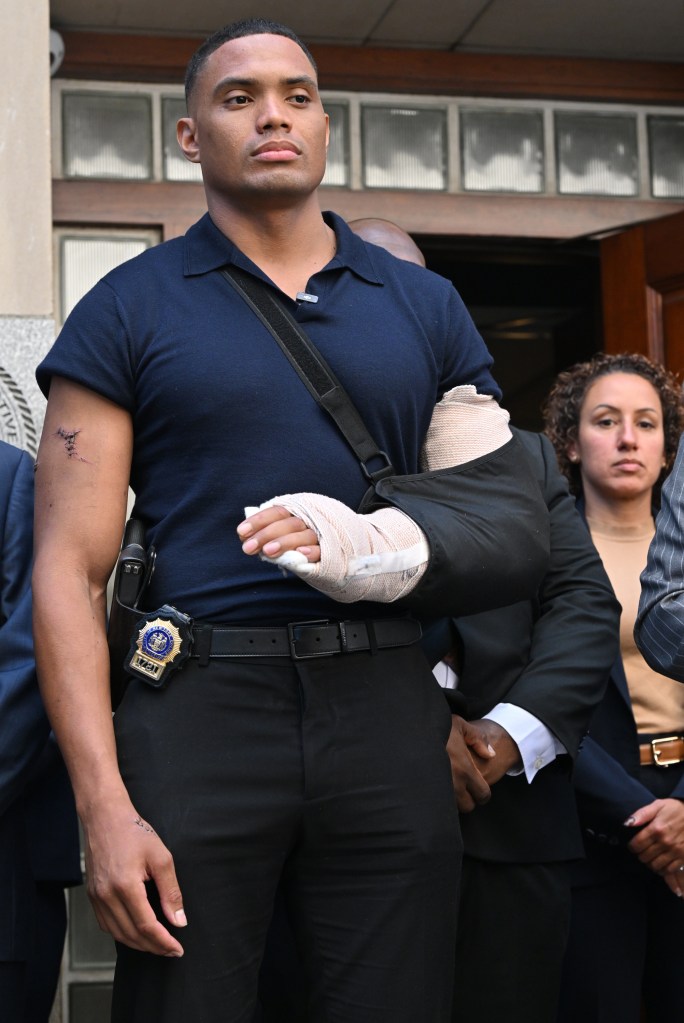 Migrant moped robbery crews in search of jewelry wreak havoc in NYC: cops