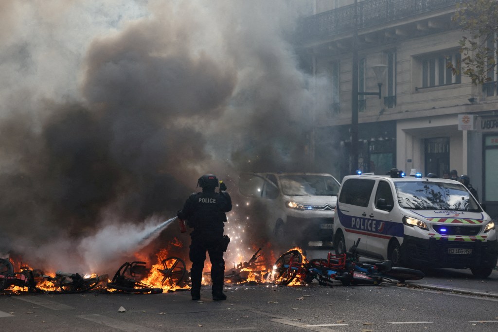 Paris to shut down the Louvre, other tourist attractions over fears of violent Saturday protests