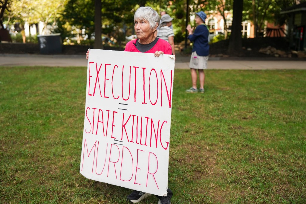 One in three Americans back second execution attempt after a failed one, poll finds