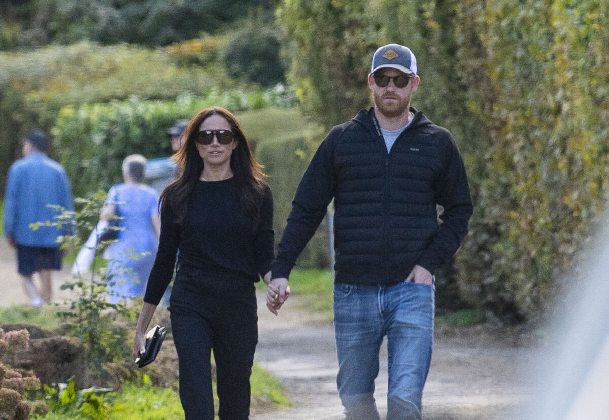 Prince Harry and Meghan Markle hold hands on romantic pub date in first photos together since UK return