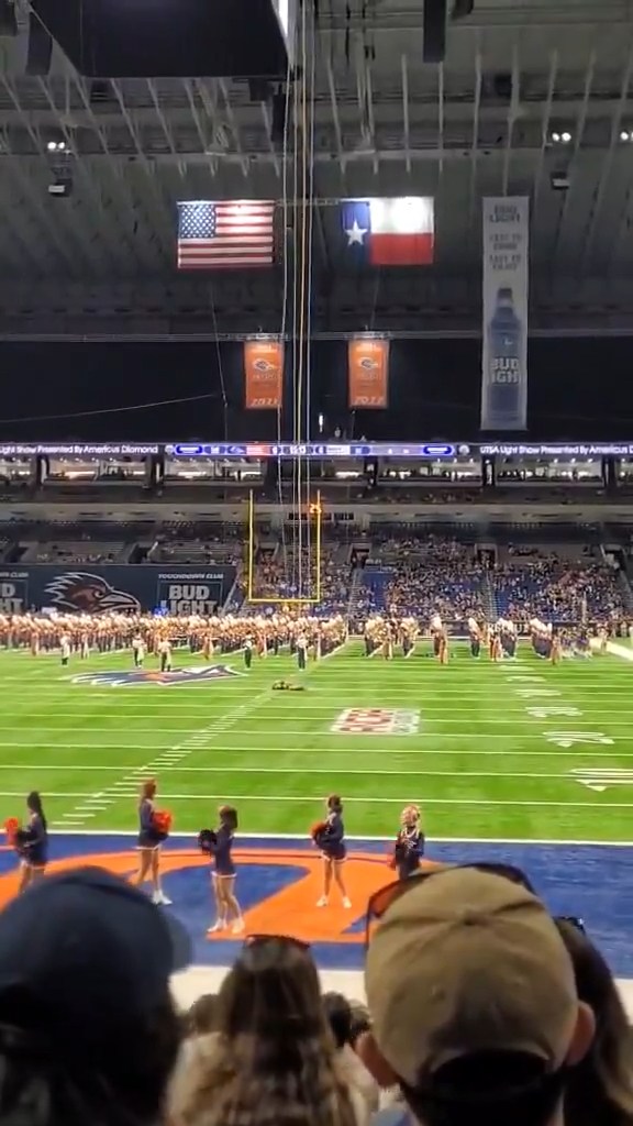 Elite Air Force trainer was performing one of the most dangerous stunts possible before fatal fall at UTSA game: experts