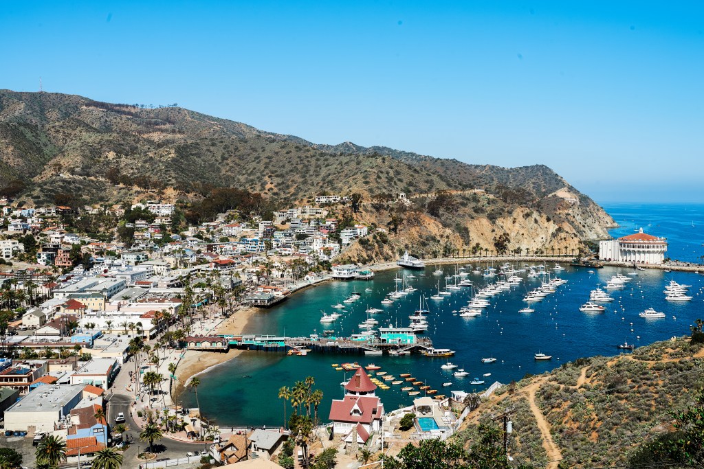Helicopter crashes off Catalina Island with 5 people aboard