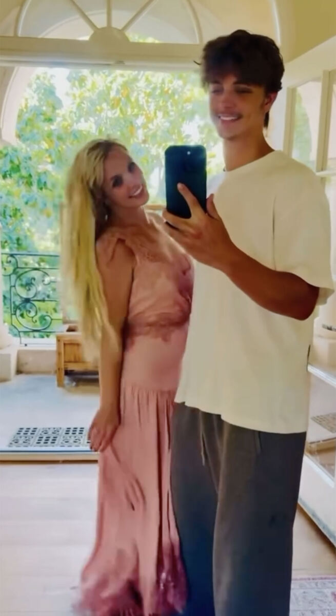 Britney Spears brings sons Sean and Jayden to Dollywood: ‘Family outing!’