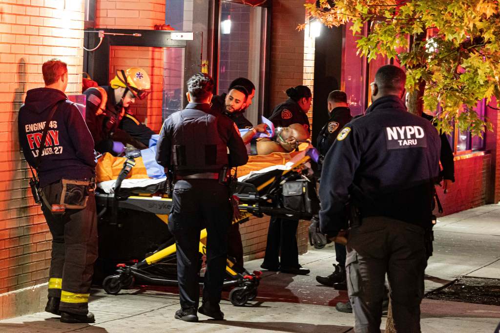 Jealous NYC geriatric shoots 70-year-old girlfriend, younger boyfriend as elderly love triangle turns violent: sources