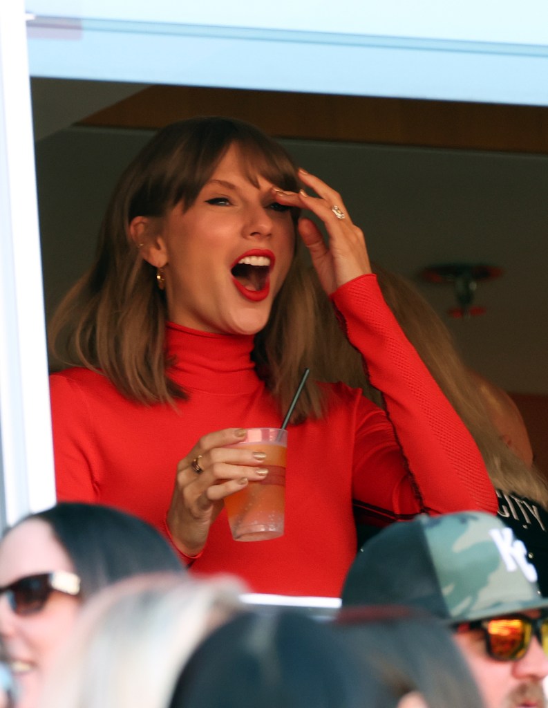 Taylor Swift calls out fan for filming her during Travis Kelce’s Chiefs game