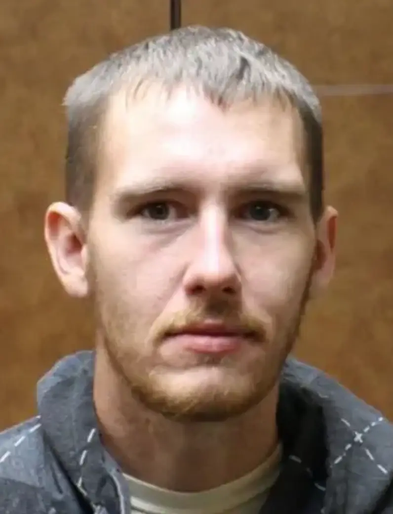 Convicted murderer serving life sentence escapes prison as officials issue urgent warning