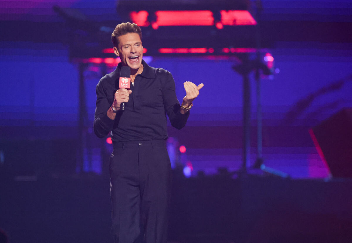 Ryan Seacrest, 51, shows off ripped six-pack abs in shirtless thirst trap