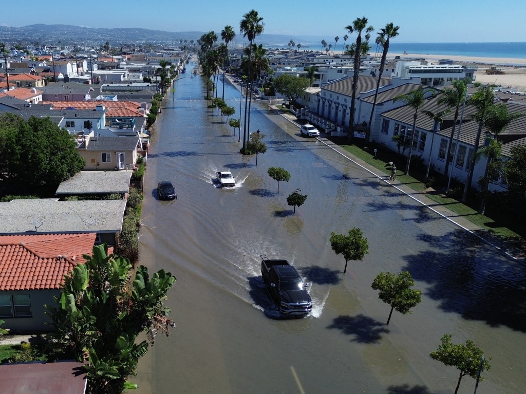 SoCal authorities issue urgent order as flooding overwhelms picturesque beach town