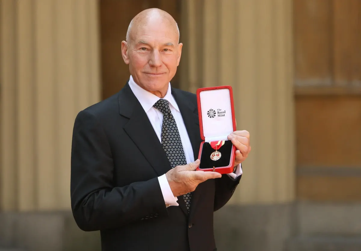 Nine symptoms of Lewy body dementia to be aware of following Sir Patrick Stewart's death aged 86