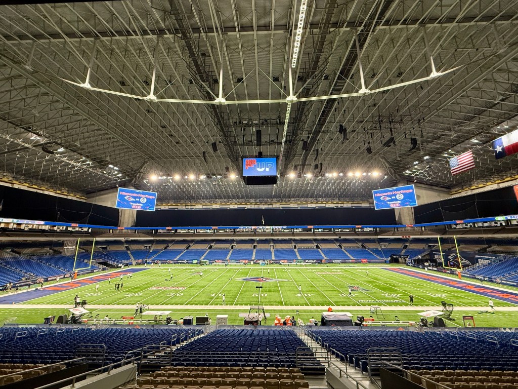 Air Force commando crashes to ground while rappelling from 170-foot ceiling at UTSA game