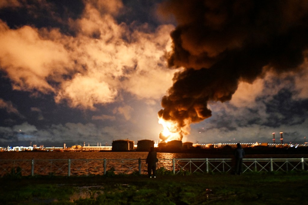 Trump defends pausing Russian sanctions, says peace deal is close — and savages Zelensky for attacking diesel refineries