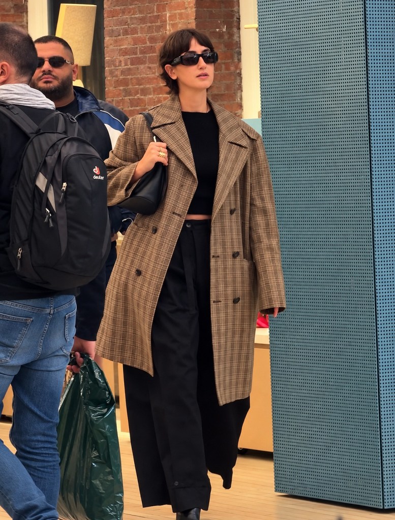 NYC first lady Rama Duwaji spotted shopping in SoHo — fresh from controversial Islamic wellness retreatÂ
