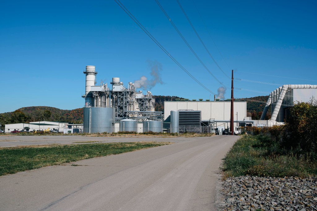 New York’s fracking ban leaves community to crumble while Penn. Neighbors boom with gas millions