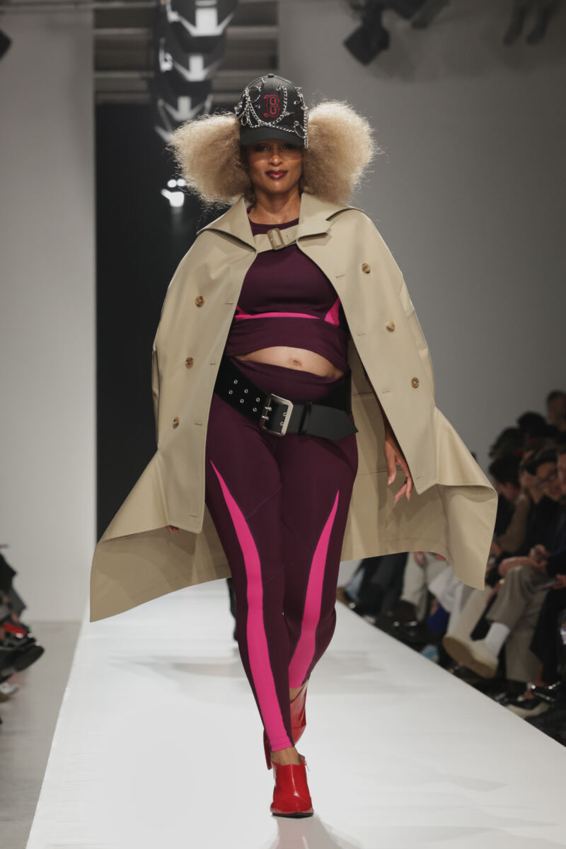 Pregnant Ciara bares growing baby bump while strutting Paris Fashion Week runway