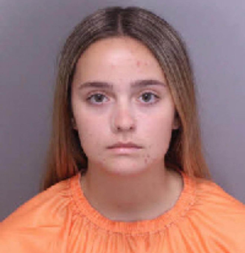 ‘Queen bee’ cheerleader accused of luring beau to his death begs court for leniency — because she wants to live at college