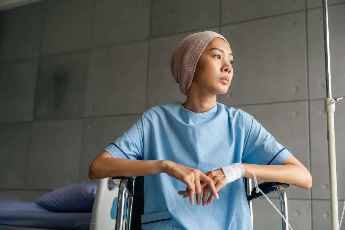 Cancer doctor reveal 5 common symptoms most people overlook