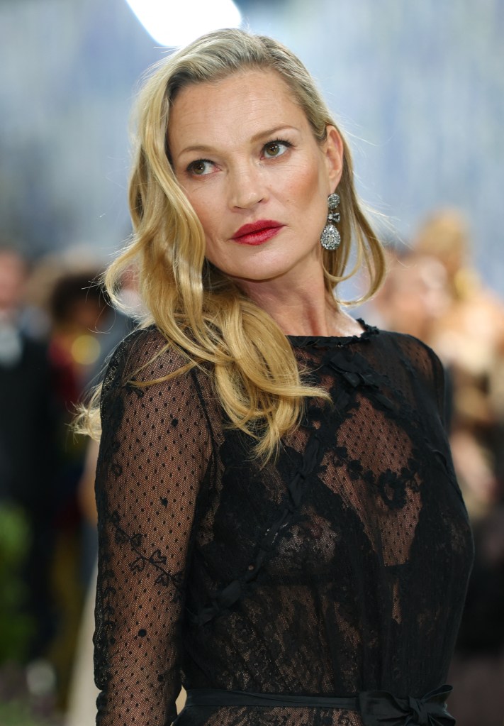 Selma Blair bizarrely bit 3 celebrities years before flight attendant incident