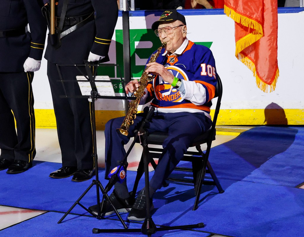 Beloved 105-year-old WWII vet returns to play national anthem at Islanders game
