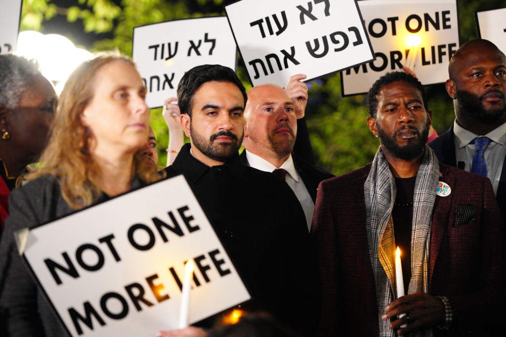 Mamdani booed, berated by anti-Israel protesters waving Hamas flags at NYC Oct. 7 memorial: ‘Shame on you’