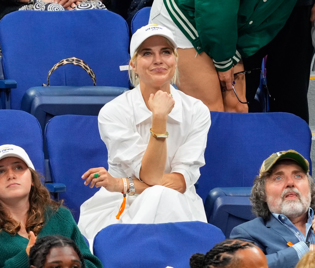 Selma Blair bizarrely bit 3 celebrities years before flight attendant incident