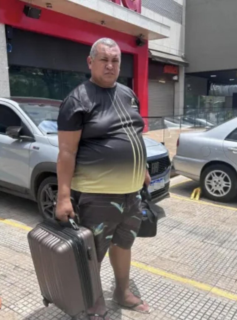 Bricklayer, 49, travels 1,200 miles for dream girl — only to discover she’s AI-generated