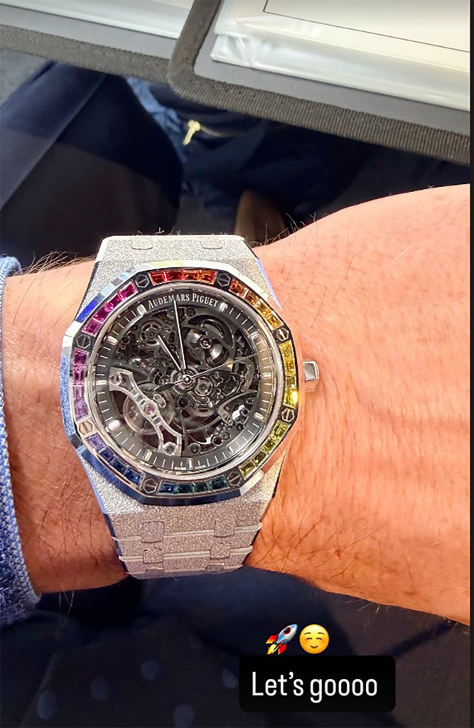 Tom Brady whips out another jaw-dropping $500K watch from his collection for Lions vs. Packers game