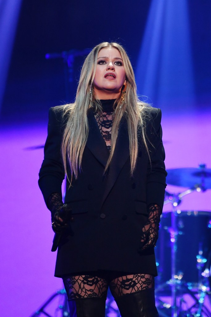 Brooklyn shop reached out to Kelly Clarkson ‘multiple’ times over mechanical bird feud