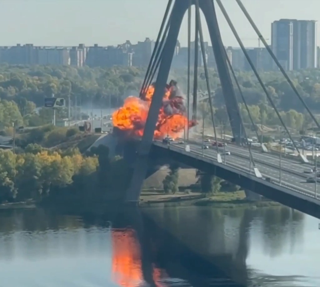 Sounds of air raid sirens, explosions in Kyiv during German chancellor’s visit with Zelensky