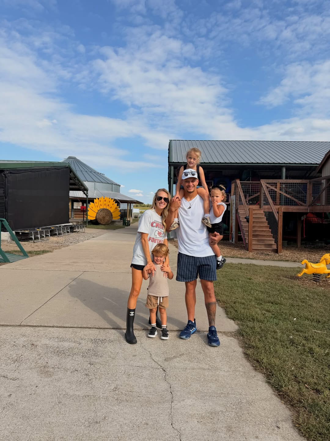 Patrick and Brittany Mahomes’ 3 kids steal the show in adorable pumpkin patch photos