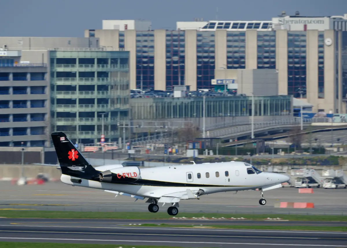 Plane flying from Bermuda goes missing after 'losing contact' with FAA as search launched