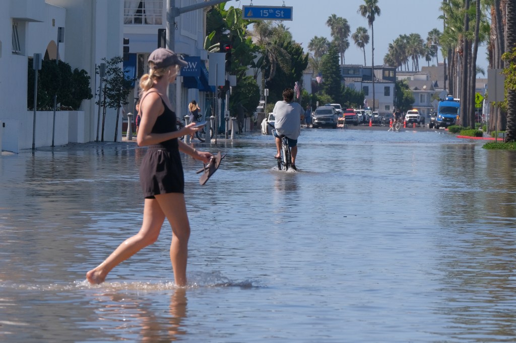 SoCal authorities issue urgent order as flooding overwhelms picturesque beach town