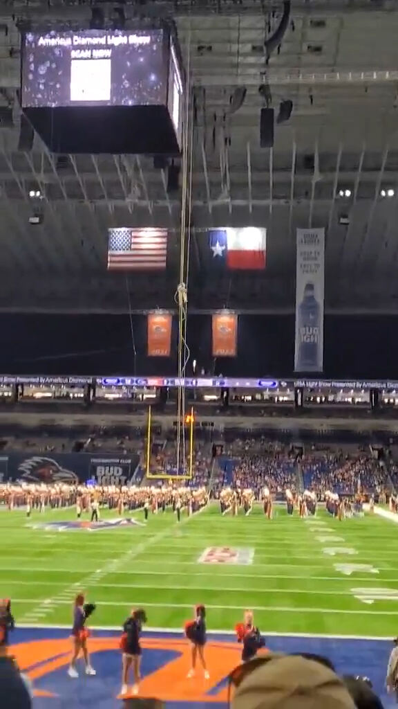 Air Force commando crashes to ground while rappelling from 170-foot ceiling at UTSA game
