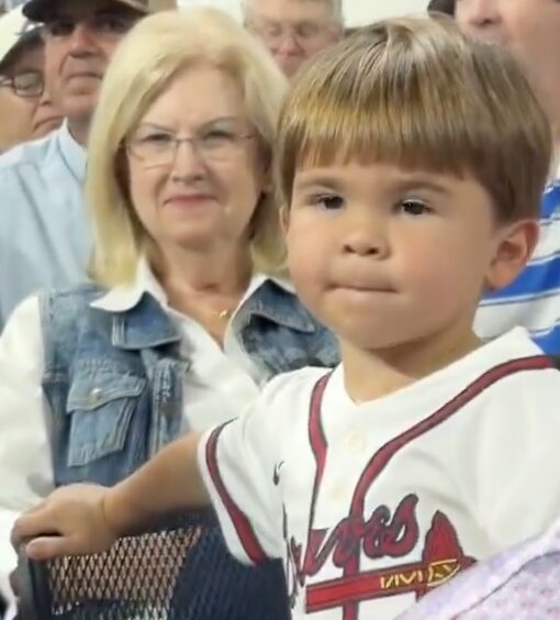 Dodgers fan’s brutal response when entire stadium demanded he hand foul ball to young Braves fan