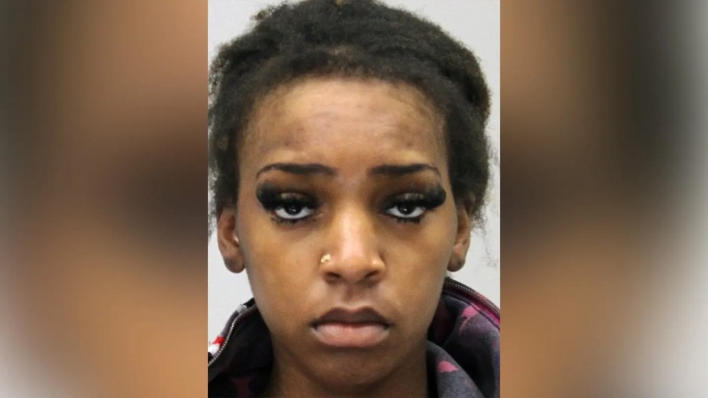 Texas mom charged after allegedly driving 82 mph in crash that killed 2 recent college grads