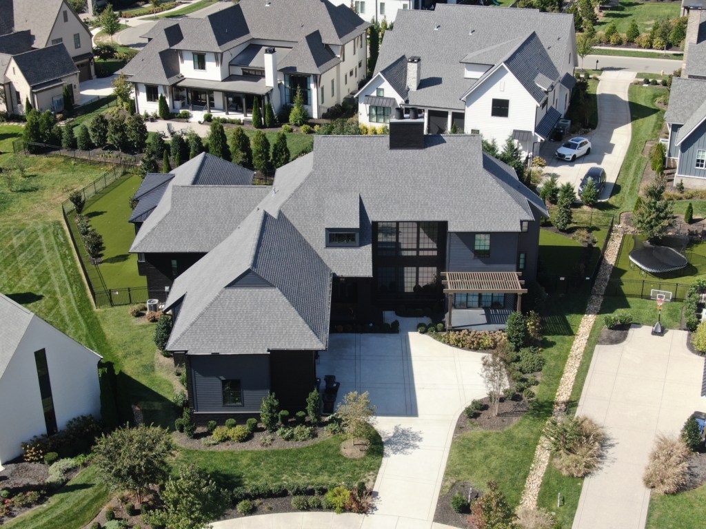 ‘Modern Family’ star Ariel Winter selling $2.65m Nashville home after fleeing Los Angeles