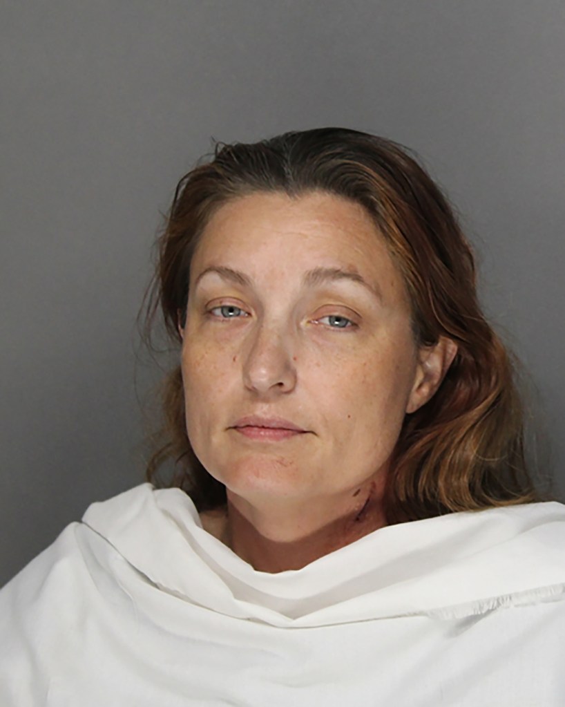 North Texas mom fatally shoots two sons, slits her wrists: police
